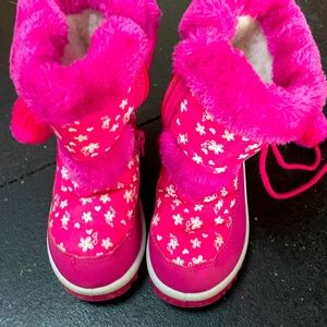 Girls snow boots